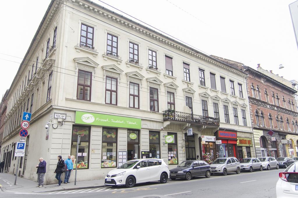 Ava'S Champagne Studio City Center-Andrash Street King Street Budapest Kültér fotó