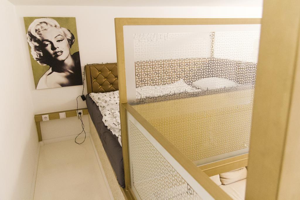 Ava'S Champagne Studio City Center-Andrash Street King Street Budapest Kültér fotó